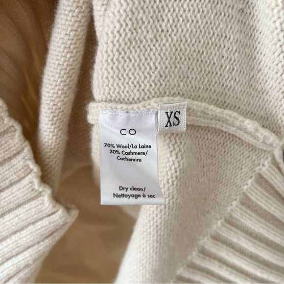 🎥 Guilty Party TV Show CO Essentials Ribbed Turtleneck Sweater - Picture 9 of 11